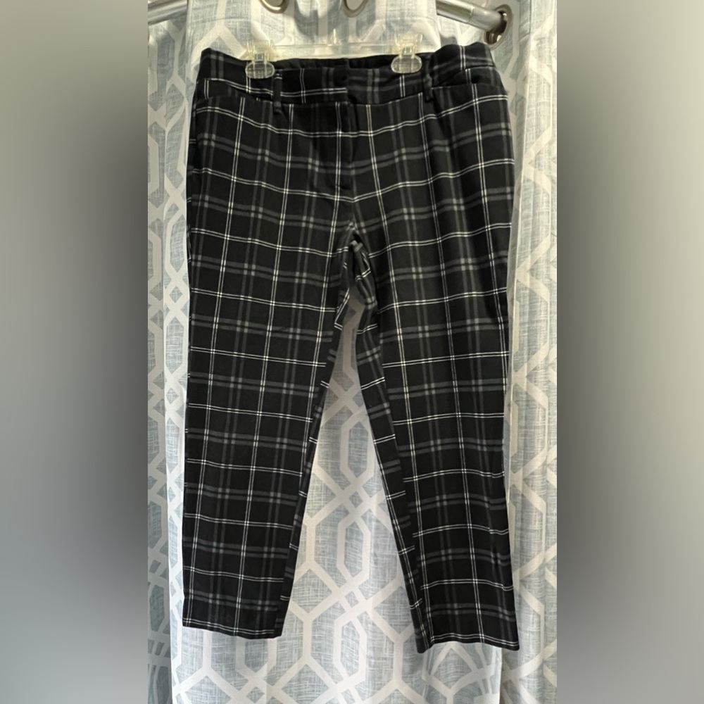 Worthington Black Plaid Ankle Pants with White Windowpane
